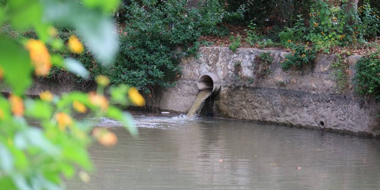 Çaya Akan Atık Su Kokusu Çevreye Rahatsızlık Veriyor