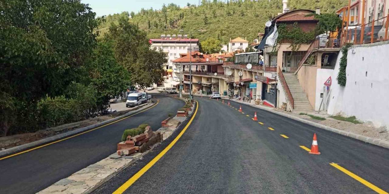 Kavaklıdere’nin 3 Mahallesi Sıcak Asfalta Kavuştu