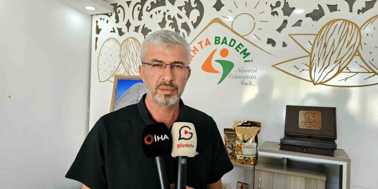 Badem Üreticileri Fiyat Açıklaması Bekliyor