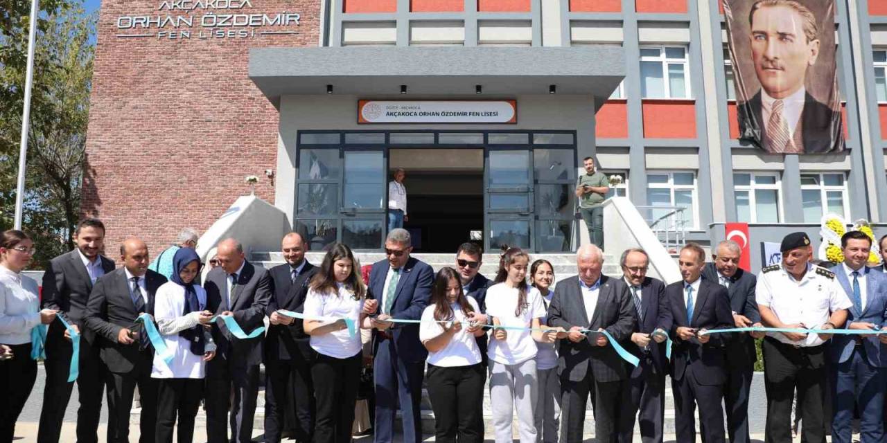 Akçakoca’da Fen Lisesi Açıldı