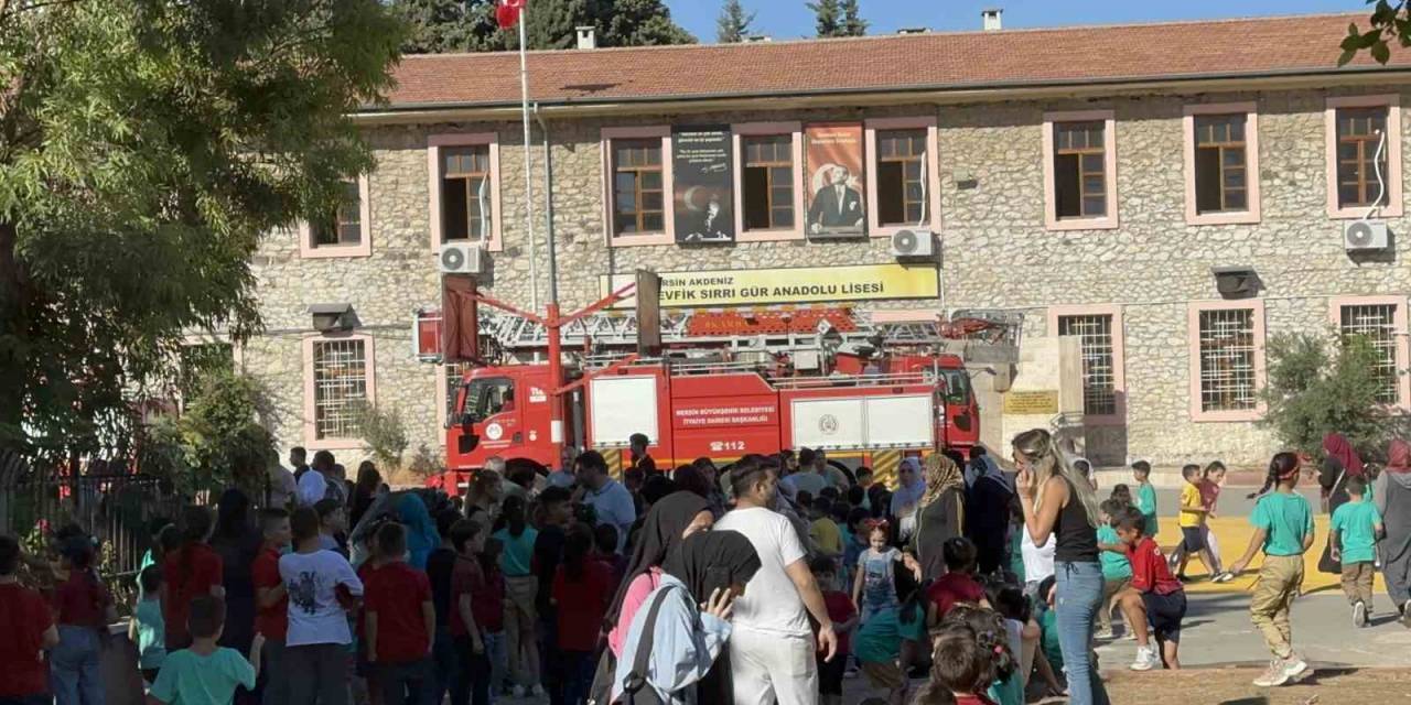 Mersin’de Okulda Çıkan Yangın Korkuttu