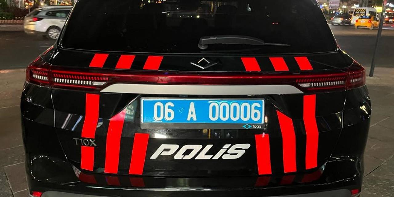 Kızılay Meydanı’nda Polis Aracı Togg Görevde