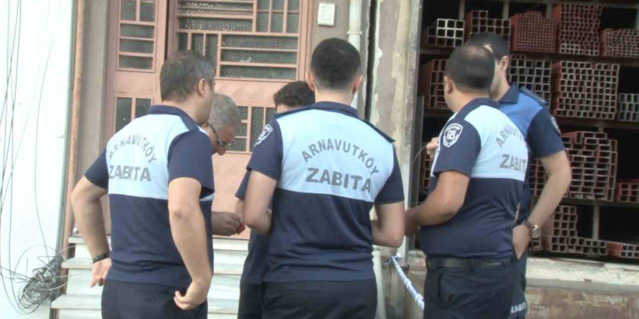 Arnavutköy’de Hafriyat Alımı Esnasında Bina Kaydı