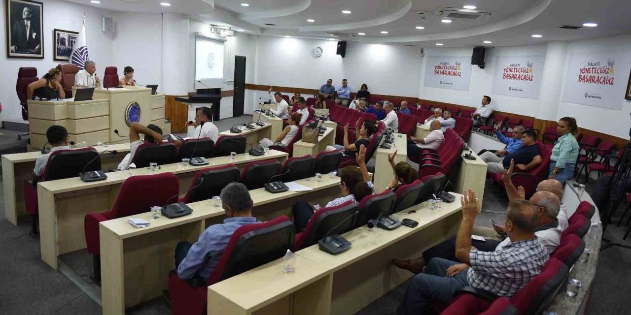 Seyhan Belediyesi’nden Üniversiteyi Kazanan Öğrencilere Destek