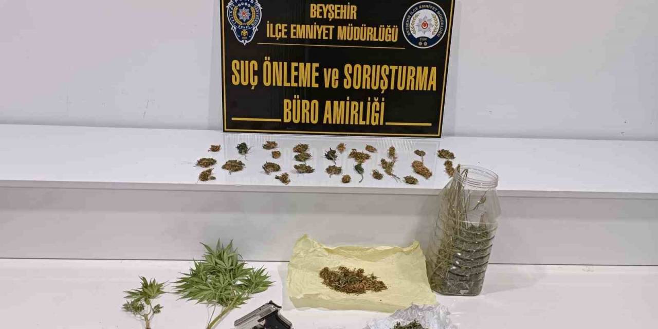 Hırsızlık Şüphelisinin Evinden Uyuşturucu Ve Silah Çıktı