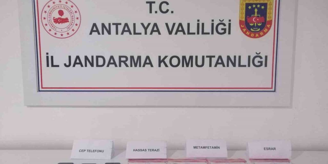 650 Gram Metamfetamin, 13 Gram Esrar Ele Geçirildi