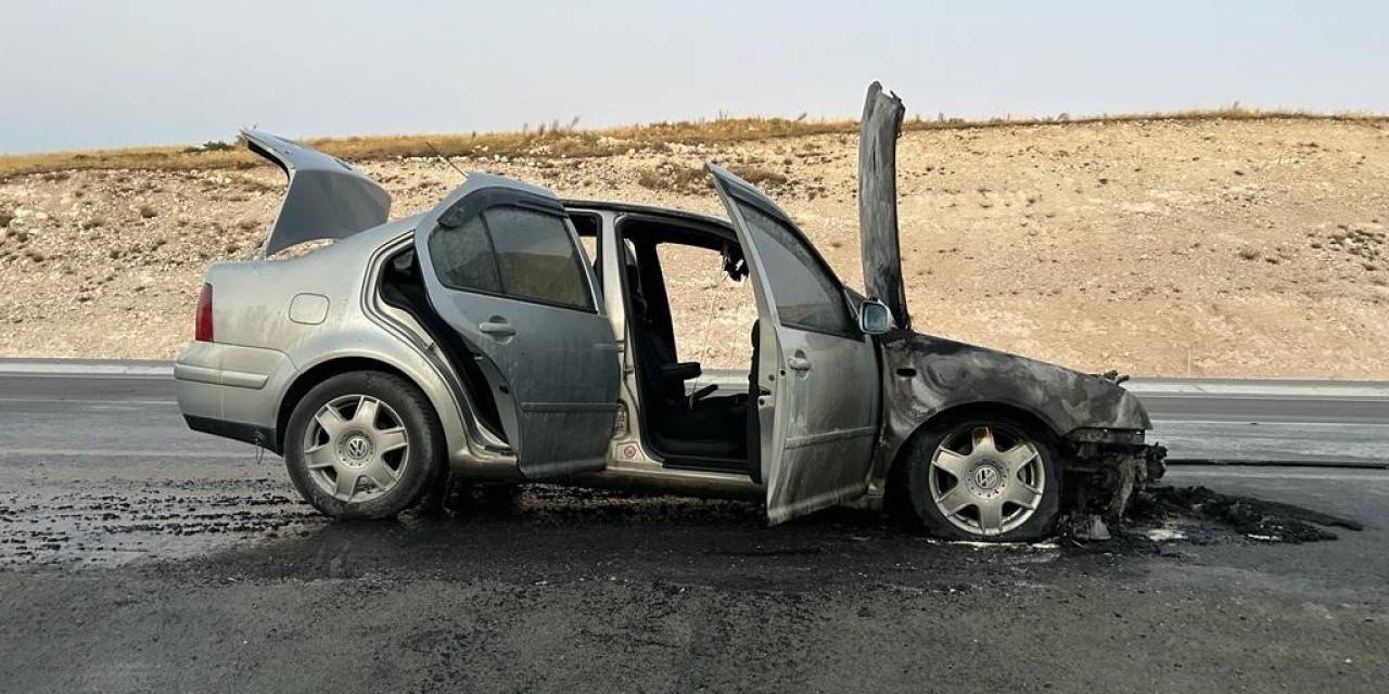 Otomobillerinin Yanışını Gözyaşları İçinde İzledi