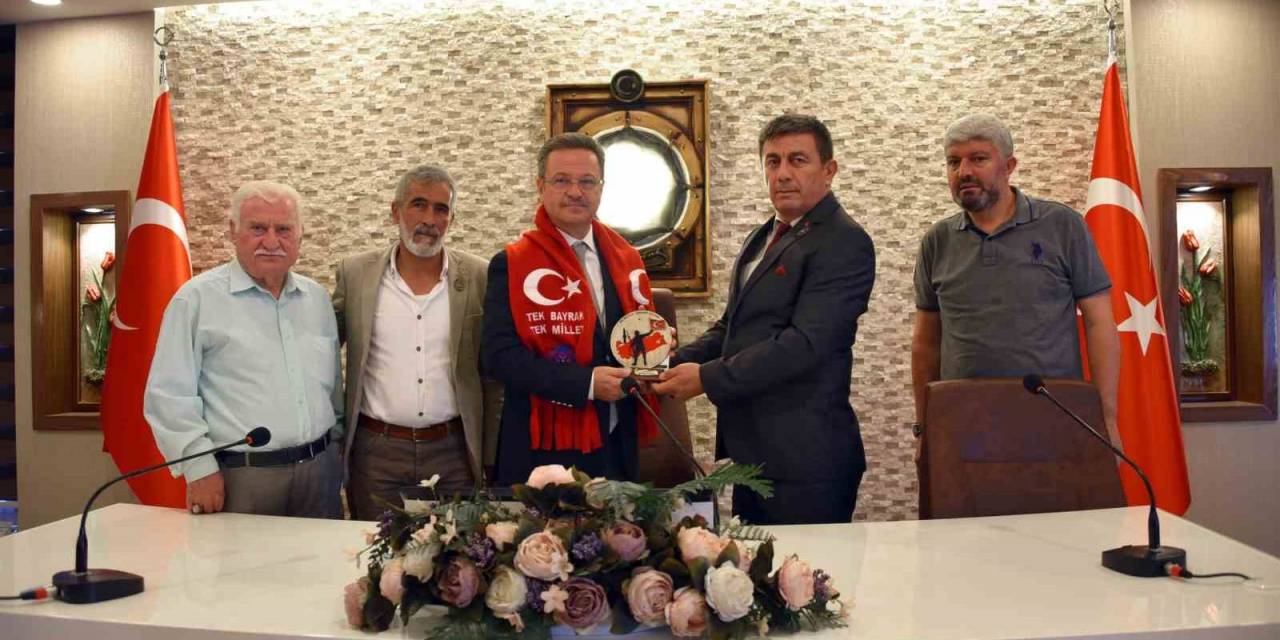 Vali Ünlü Şehit Aileleri Ve Gaziler İle Bir Araya Geldi