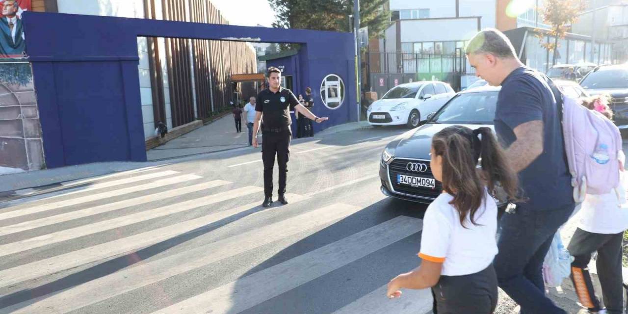 Gaziosmanpaşa’da Zabıtadan Okul Önleri Ve Kantinlerde Sıkı Denetim