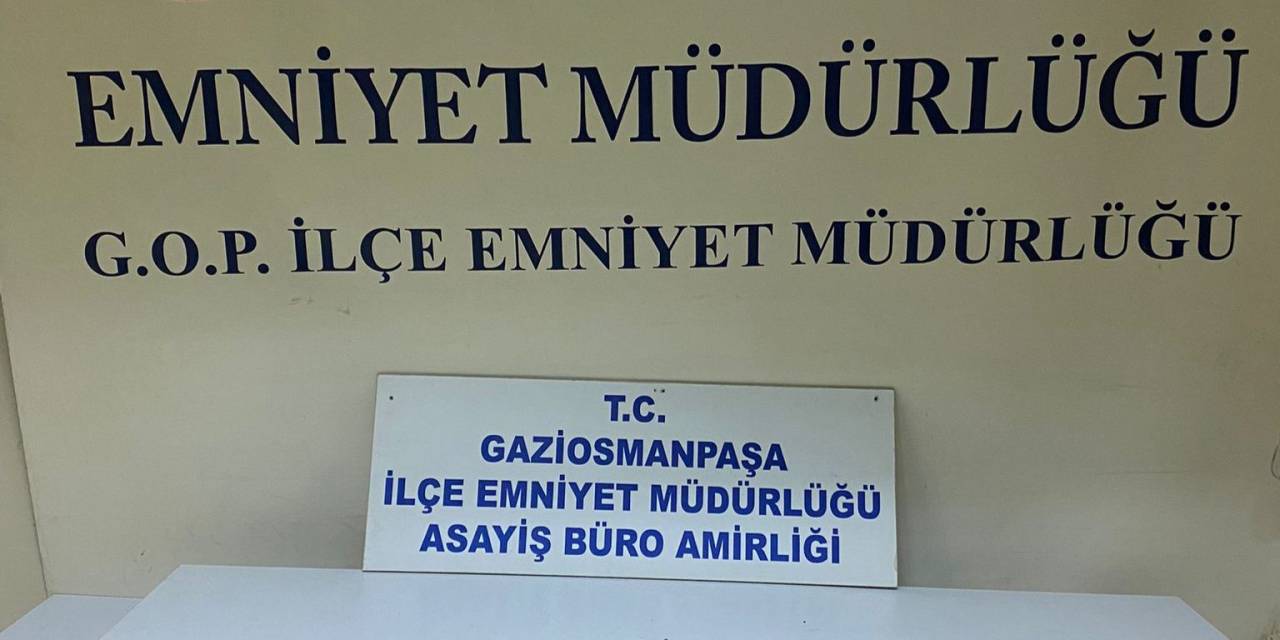 Gaziosmanpaşa’da Yoldan Geçenlere Silah Doğrultan Şüpheli Gözaltına Alındı