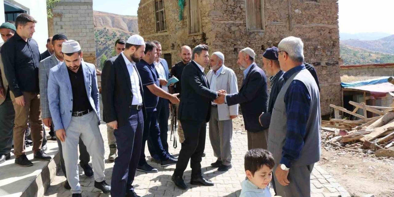 Hizan’da Yapımı Tamamlanan Cami İbadete Açıldı