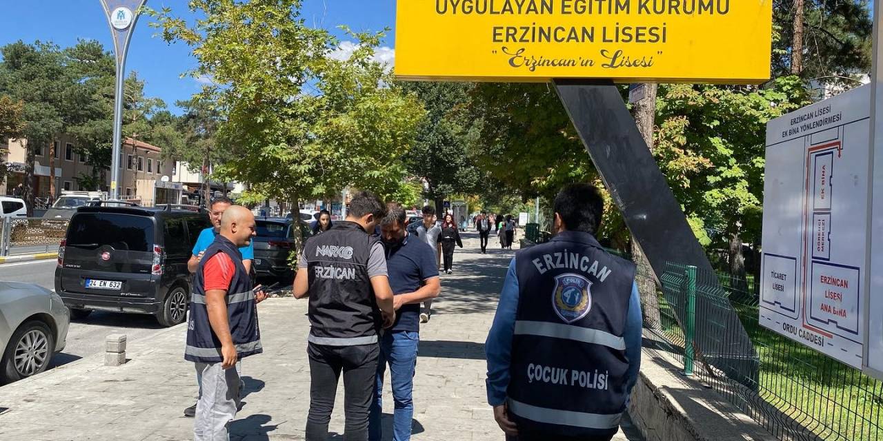 Okul Önlerinde Polis Denetimi