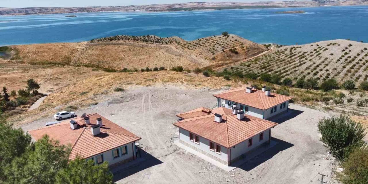 Köy Evleri Göz Kamaştırıyor