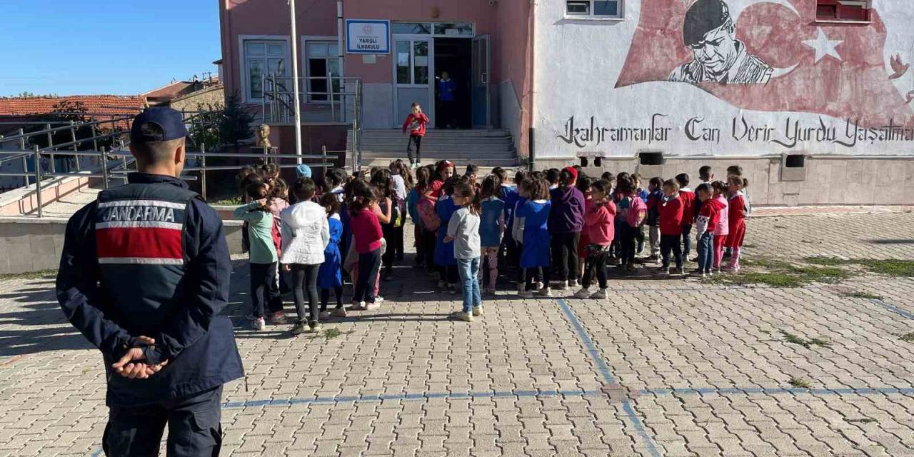 Şuhut’ta Jandarma Ve Polisten Trafik Denetimi