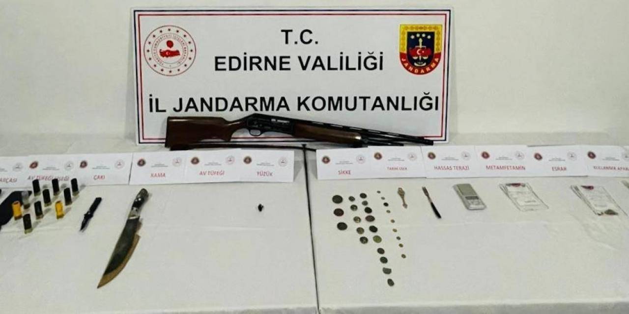 Jandarmanın Uyuşturucu Operasyonunda Tarihi Eserler De Ele Geçirildi