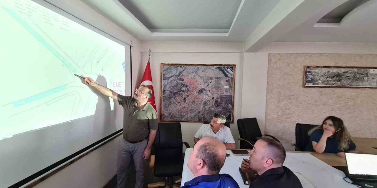 Emet’te Trafik Sorunu Masaya Yatırıldı