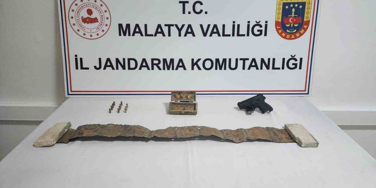 3 Bin 500 Yıllık Tarihi Esere Alıcı Ararken Yakalandılar