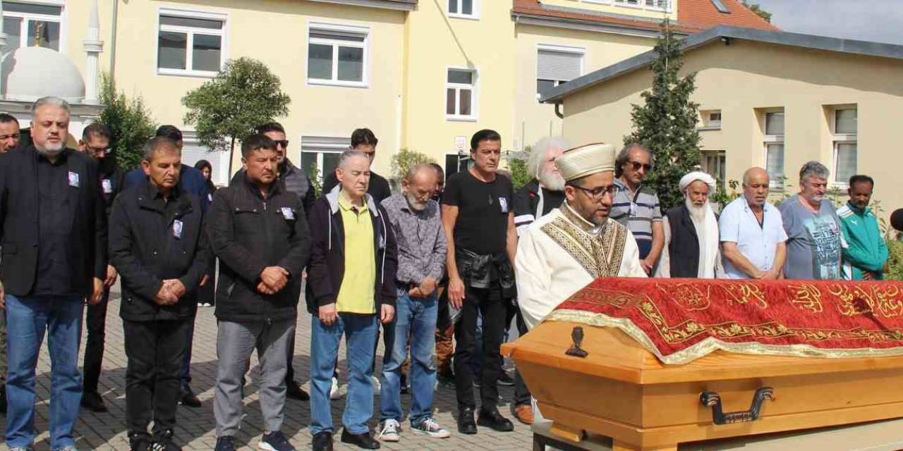 Usta Sanatçı Mehmet Ulay Son Yolculuğuna Uğurlandı