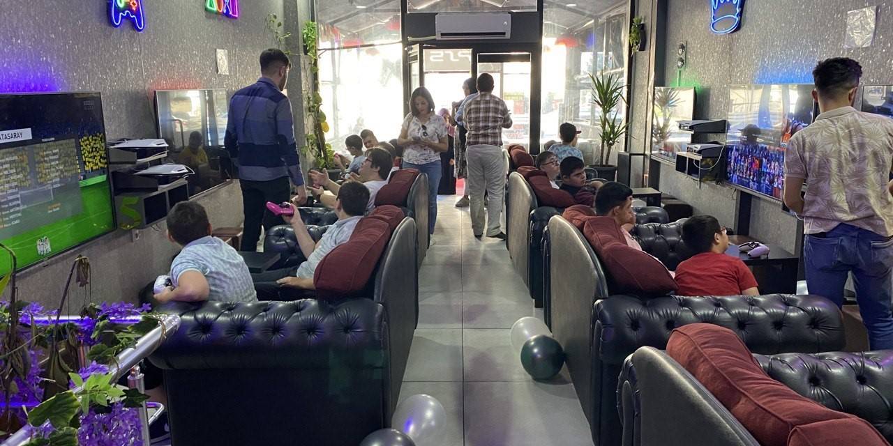 Down Sendromlu Çocuklar Oyun Salonunda Eğlendi