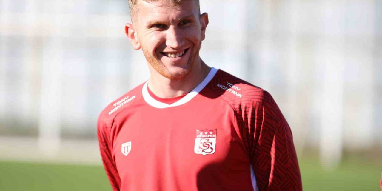 Sivasspor’un Yeni Transferi Burak Kapacak İlk İdmanına Çıktı