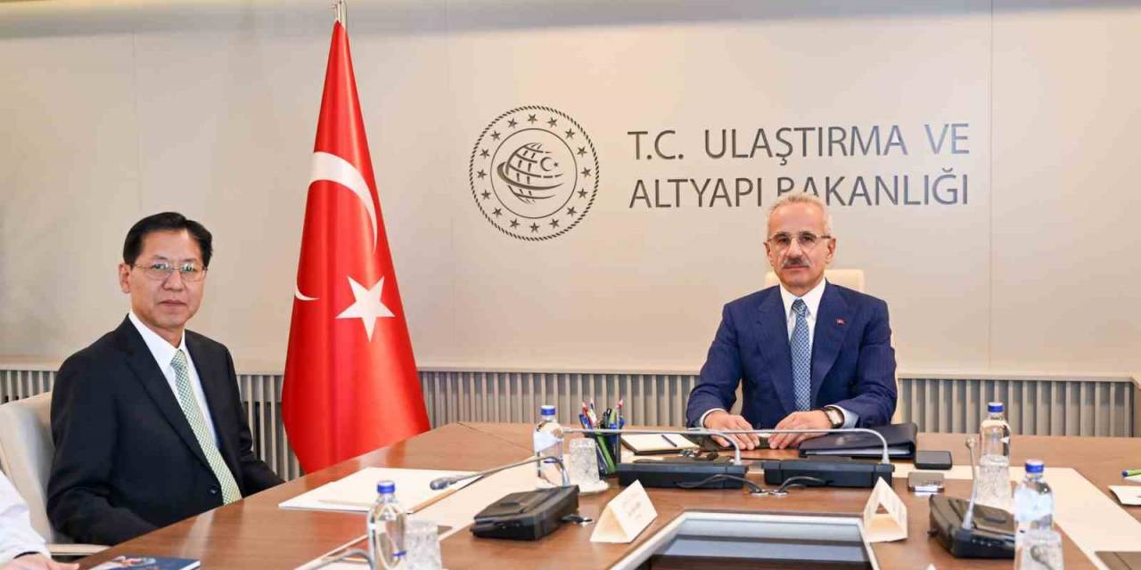 Bakan Uraloğlu, Çin Büyükelçisi Shaobin’ı Kabul Etti