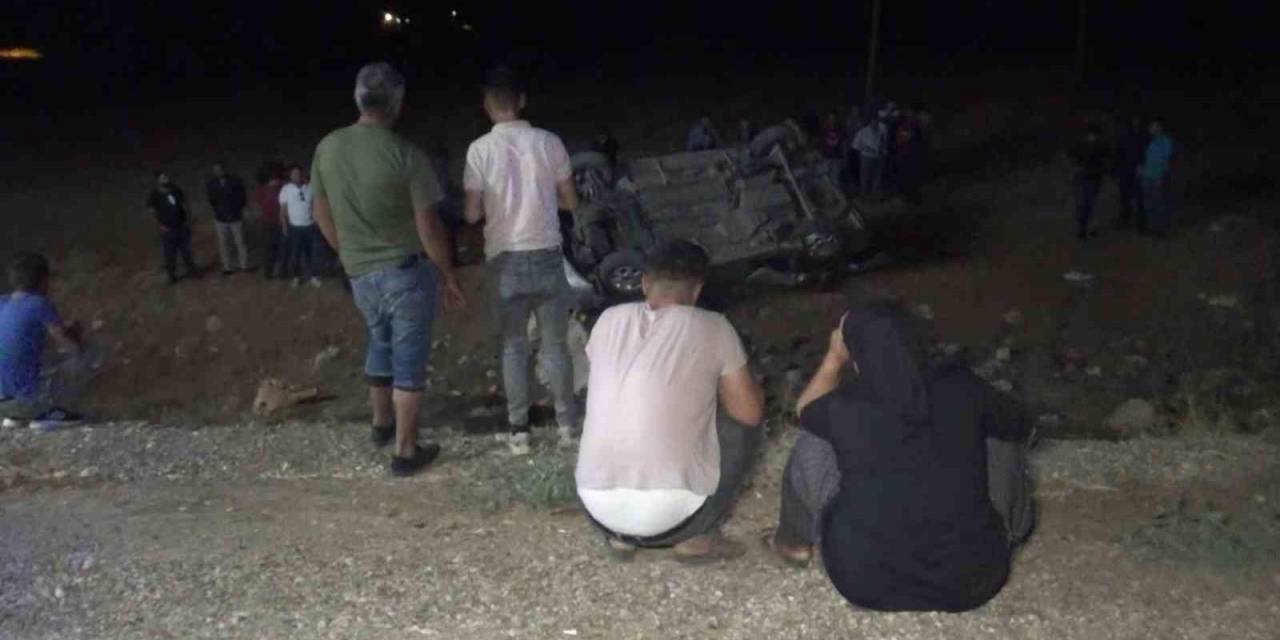 Eşini Hastaneye Götürürken Kaza Yaptı: 1 Ölü, 3 Yaralı