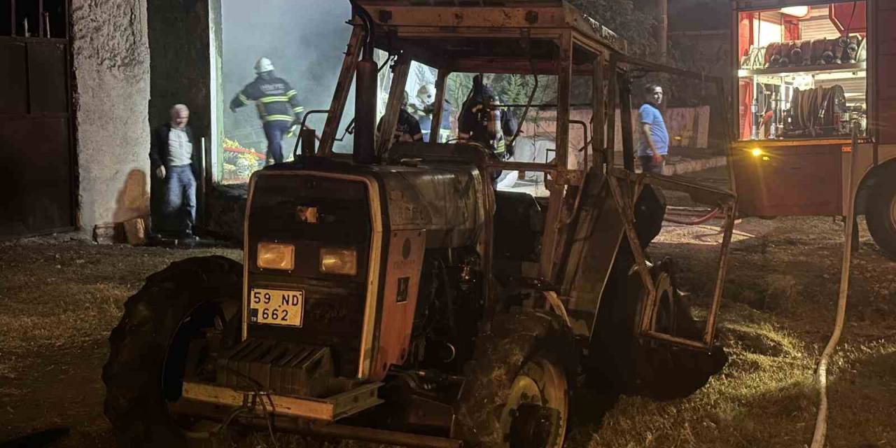 Tekirdağ’da Saman Deposunda Yangın: 4 Yaralı