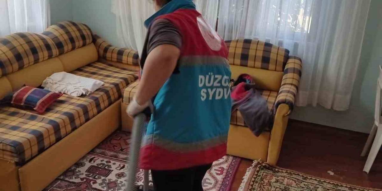 Yaşlıların Evlerini Vefa Ekipleri Temizledi