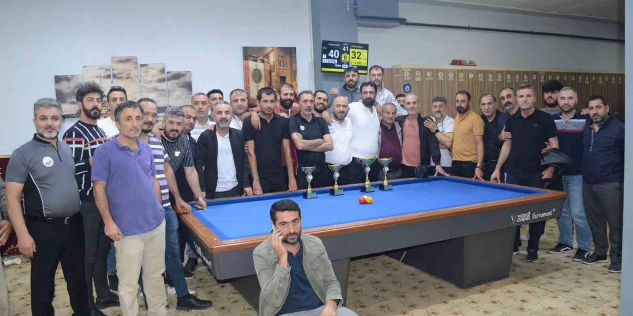 Tatvan’da ‘2. Bitlis 3 Bant Bilardo İl Birinciliği Turnuvası’ Düzenlendi