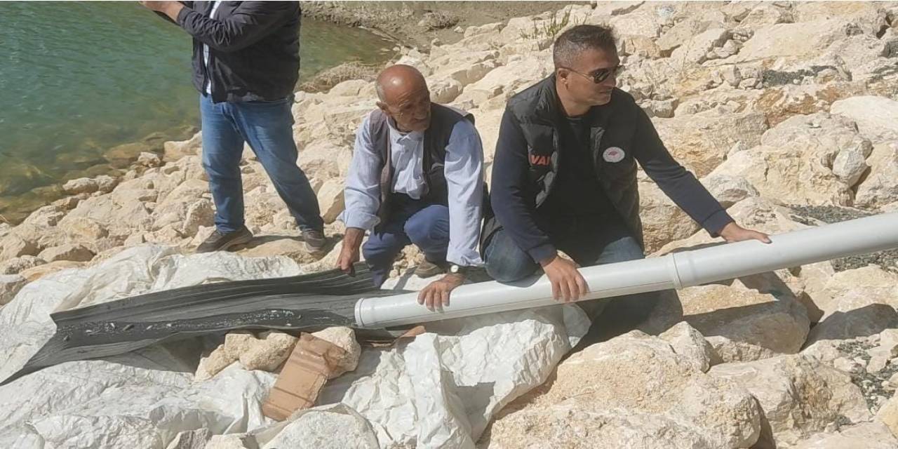 Van’da 1 Milyon 800 Bin Balık Göllere Bırakıldı