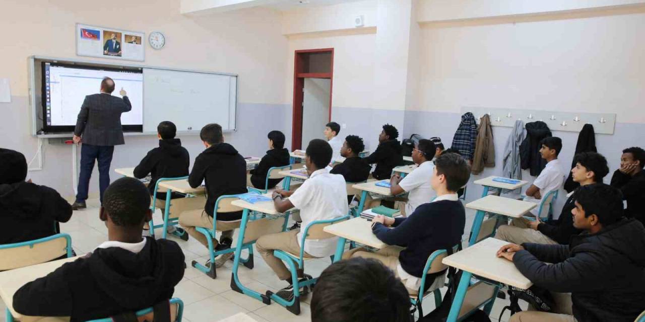 Tdv, Eğitim Yardımlarında Deprem Bölgesine Öncelik Veriyor