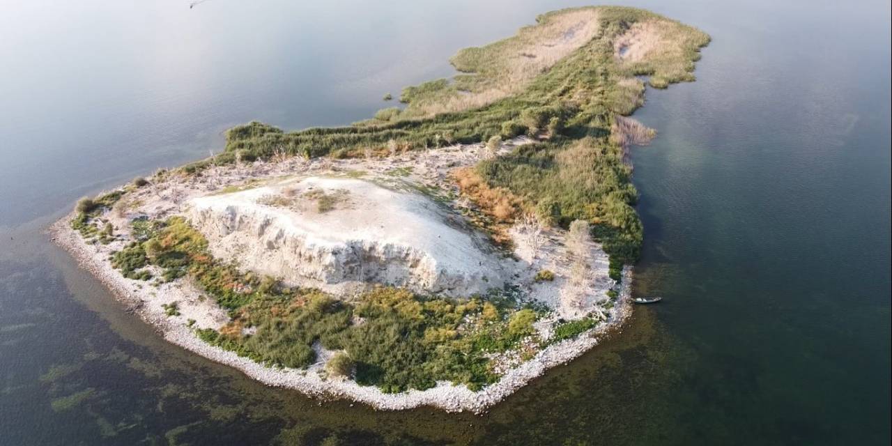 Efsanelere Konu Olan Ada Tanıtılmayı Ve Turizme Kazandırılmayı Bekliyor