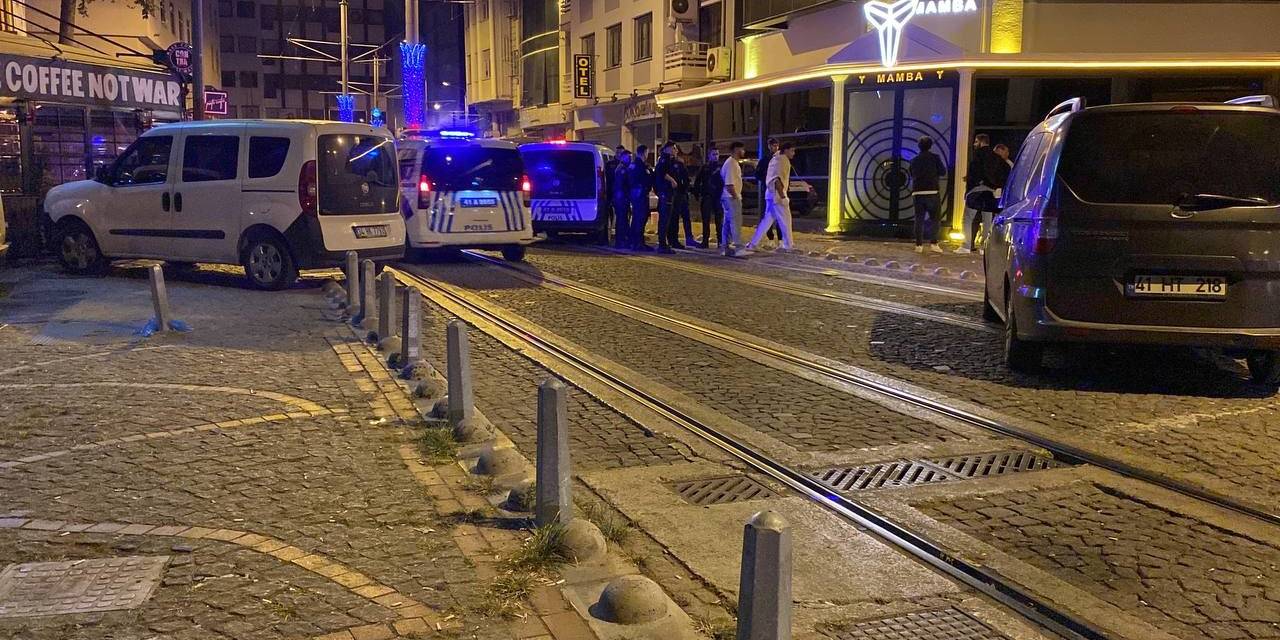 Eğlence Mekanında Silahlı Kavga : 2 Yaralı