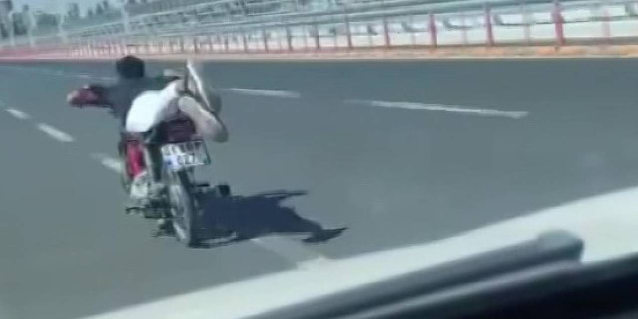 Köprüde Akrobasi Pahalıya Patladı