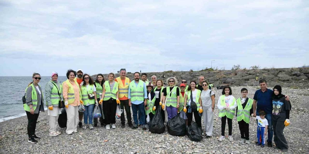 Ortahisar Sahili Çöplerden Temizlendi