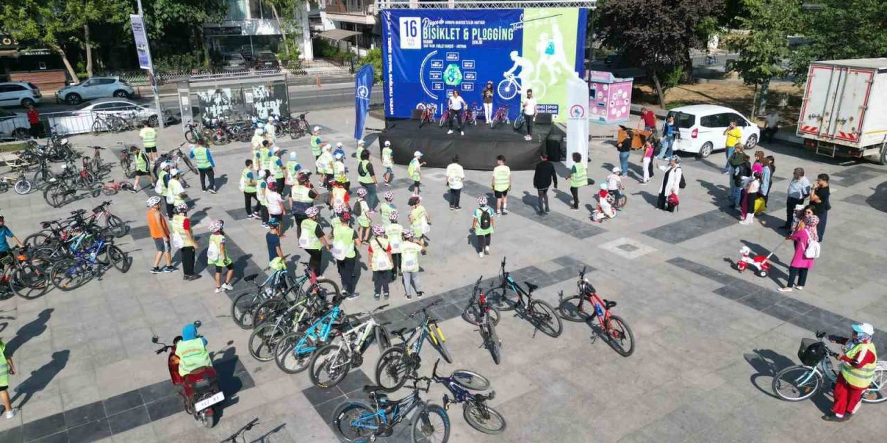 Hem Pedal Çevirdiler Hem Temizlik Yaptılar