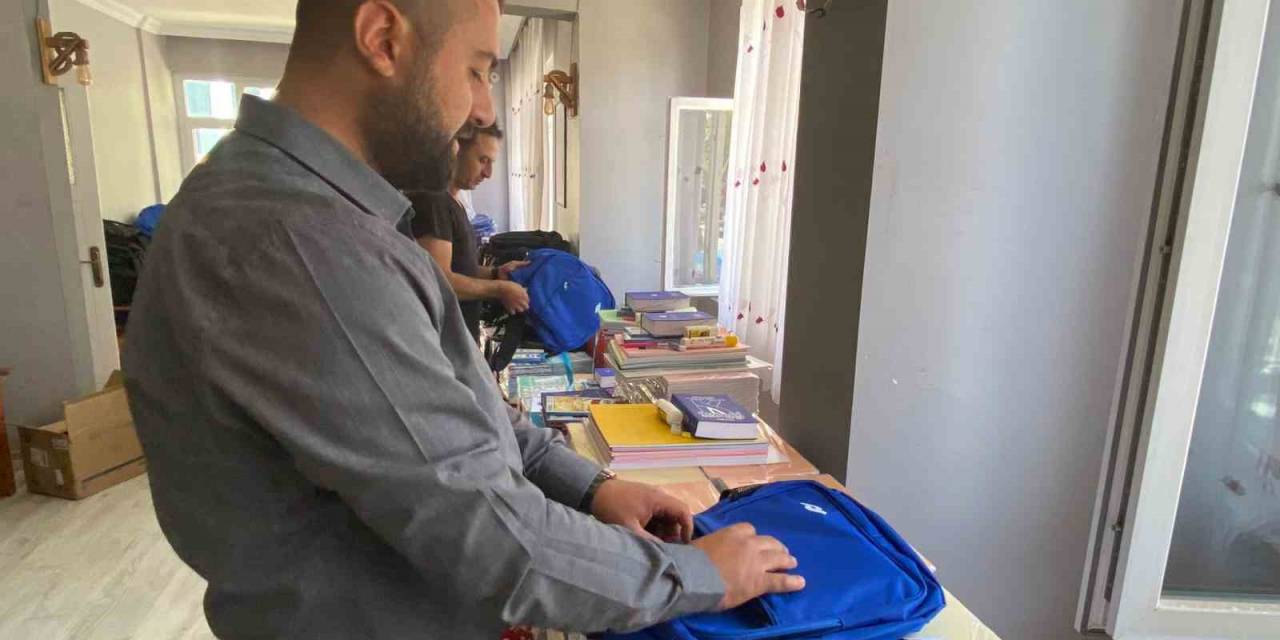 Elazığ’da Örnek ‘Eğitim’ Çalışması: Bin 500 Öğrenciye Kırtasiye Yardımı