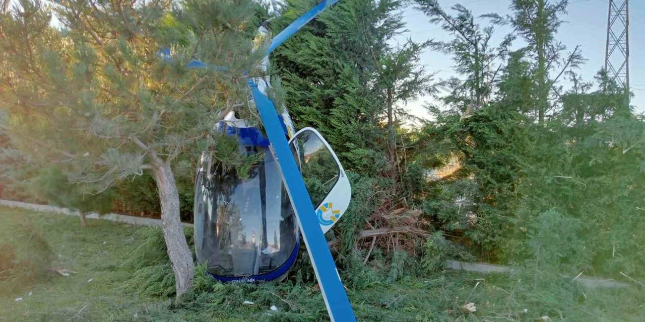 Afyonkarahisar’da Düşen Helikopterde Ölen Ya Da Yaralanan Olmadı