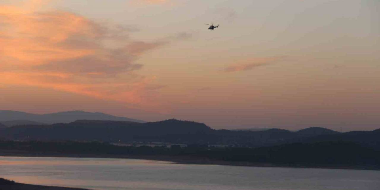 İzmir’de Düşen Helikopterdeki 3 Kişiyi Arama Çalışmaları Sürüyor