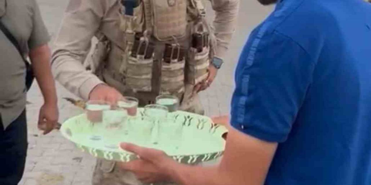 Silopi’de İzinsiz Yürüyüşe Müdahale Eden Jandarmaya Halktan İkram
