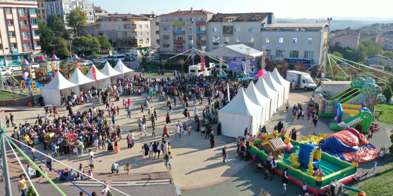 Arnavutköy’de Çocuk Oyunları Ve Oyuncakları Festivali’nden Renkli Görüntüler