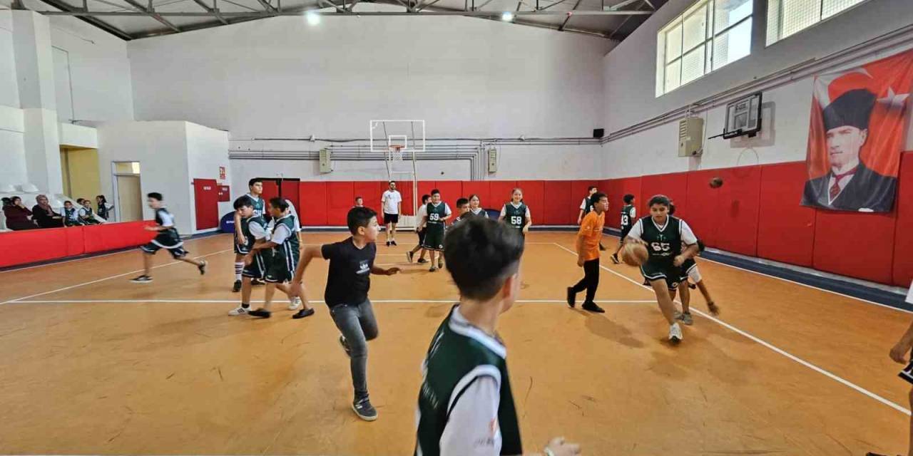 Sinan Güler Ve Muratcan Güler’den Adana’daki Öğrencilere Basketbol Kursu