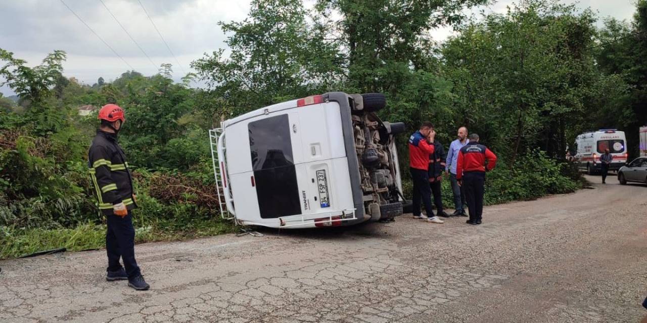 Fındık İşçilerini Taşıyan Minibüs Devrildi: 6 Yaralı