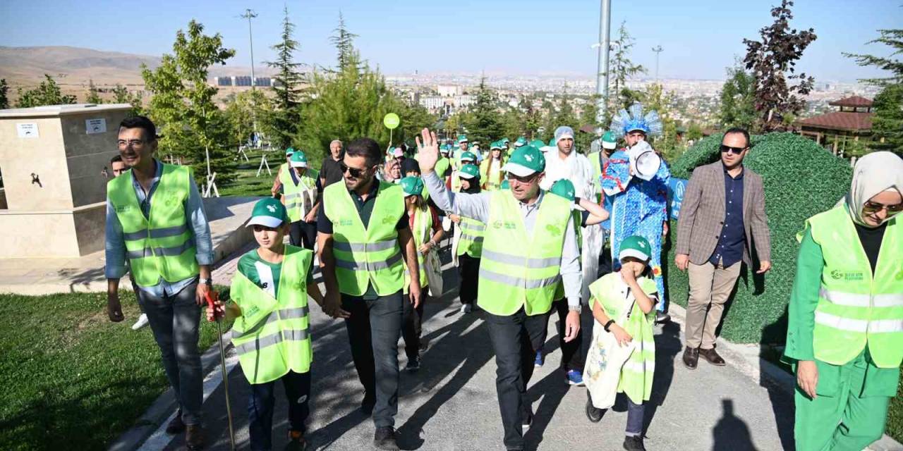 Selçuklu Seyir Tepesi, Dünya Temizlik Günü Etkinliğine Ev Sahipliği Yaptı