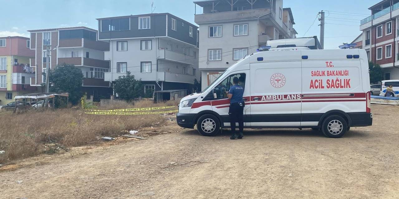 Önce Eşini Sonra Kendini Bıçakladı
