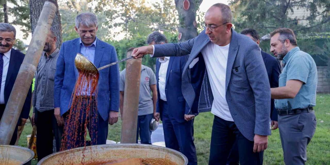 Meram Bağı’nda İkinci Kez Pekmez Kaynatma Etkinliği Düzenlendi