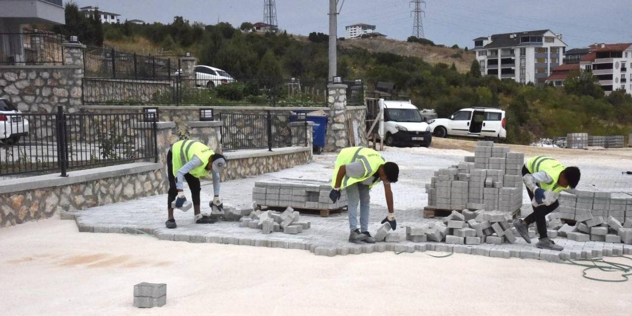 Bilecik’te Cadde Ve Sokaklara Parke Taşı Uygulaması