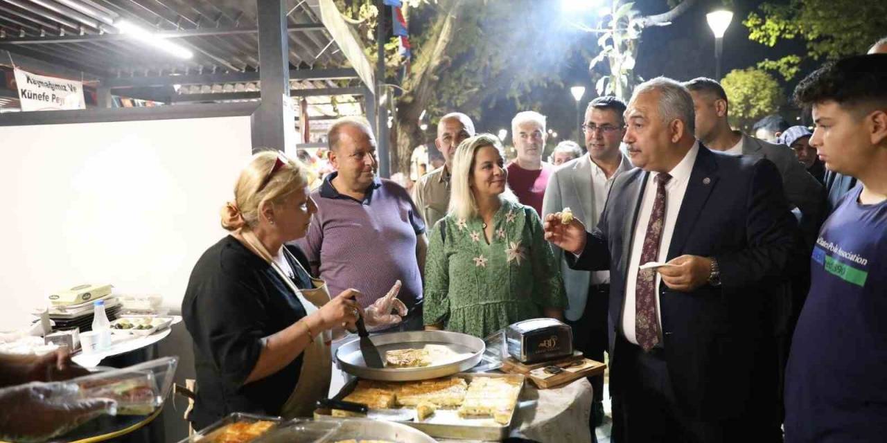 Ak Parti İl Başkanı Çetin Gastroantep Stantlarını Gezdi