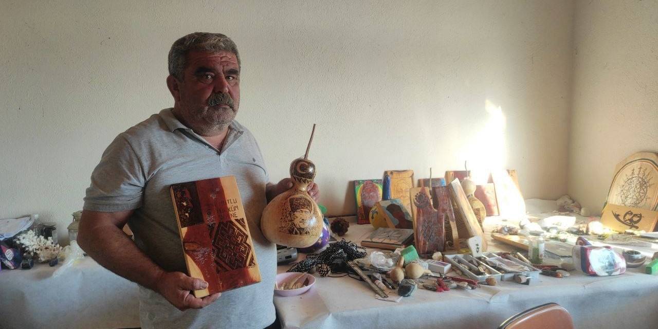 Köy Muhtarı Boş Zamanını Sanat Eseri Üreterek Geçiriyor
