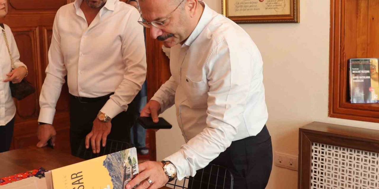 Eskişehir Valisi Hüseyin Aksoy Ve Eşi Hülya Aksoy, Sivrihisar’ı Ziyaret Etti